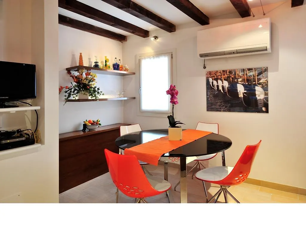 Palace La Vida Apartments - Faville Venice 0*,